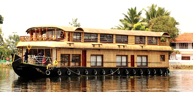 Super luxury conference boats in alleppey