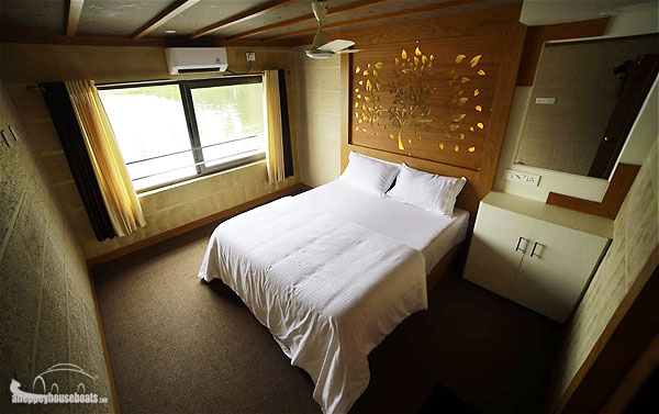 ten bedroom deluxe alleppey boathouse