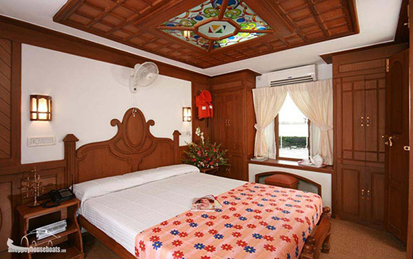 four bedroom deluxe alleppey boathouse