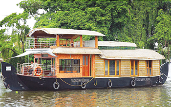 Honeymoon Houseboat in kerala