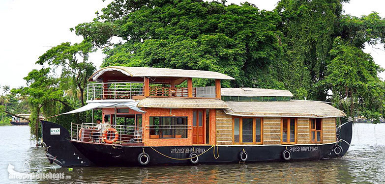 deluxe honeymoon houseboats for couples