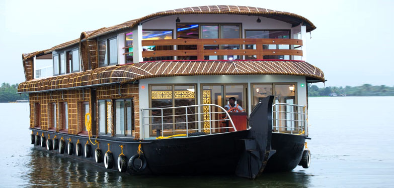 six bedroom super luxury kerala house boats